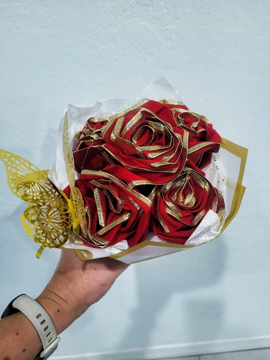 Other - Red and Gold Decorative Rose Bouquet